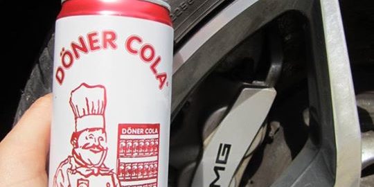 heißer Reifen trifft kalte DÖNER COLA ® – Dönercola